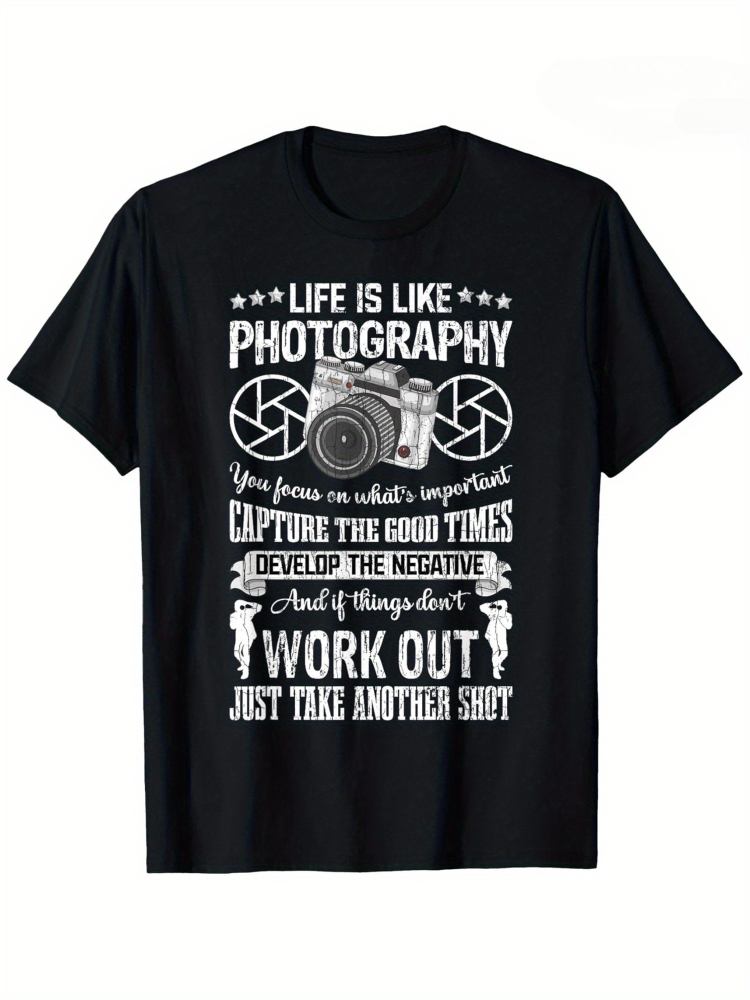 Photography Graphic Design - กราฟิกช่างภาพตลก-การออกแบบ“ชีวิตก็เหมือนการถ่ายภาพ”-เสื้อยืดผู้ชายแขนสั้นพิมพ์ลายคอวีฤดูร้อนผ้าฝ้าย 100%
